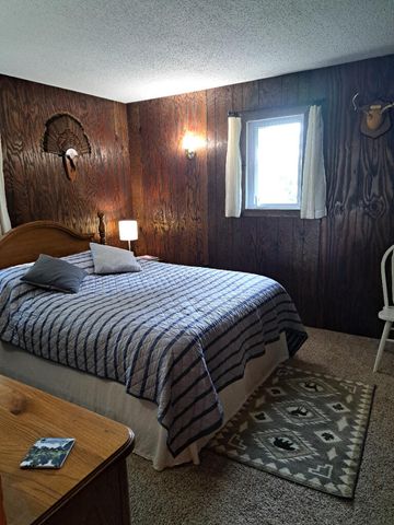 1898 King Road, Mountain Grove, MO 65711