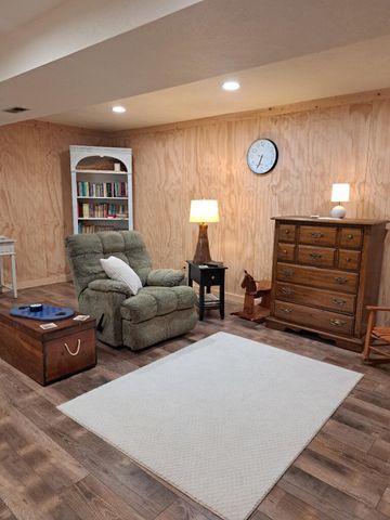 1898 King Road, Mountain Grove, MO 65711