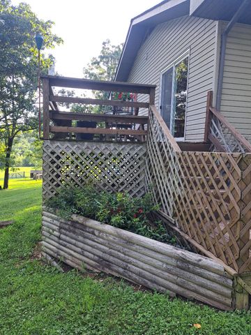 1898 King Road, Mountain Grove, MO 65711