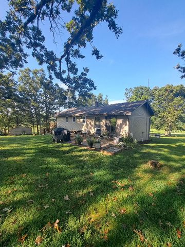 1898 King Road, Mountain Grove, MO 65711