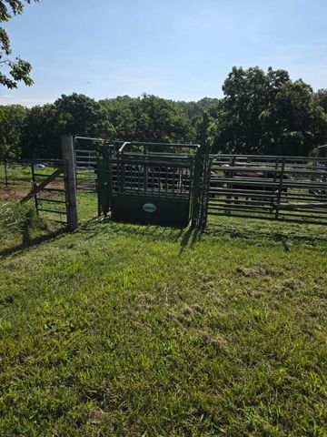 1898 King Road, Mountain Grove, MO 65711