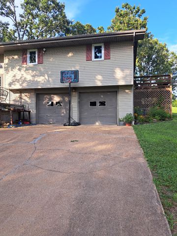 1898 King Road, Mountain Grove, MO 65711