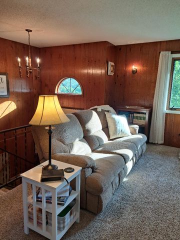 1898 King Road, Mountain Grove, MO 65711