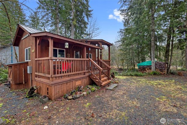 155 Nisqually Way, Ashford, WA 98304