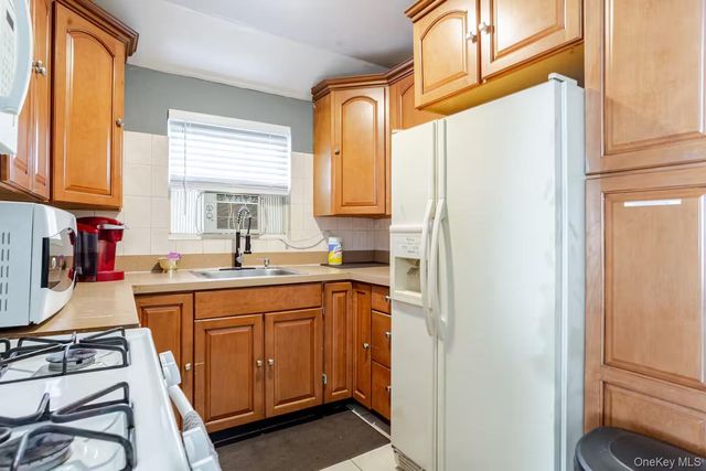 13745 Bedell Street, Springfield Gardens, NY 11413