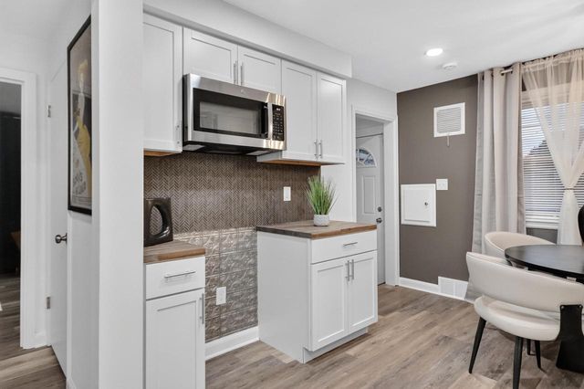 6114 W Leon TERRACE, Milwaukee, WI 53218