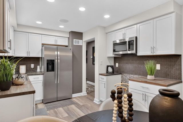 6114 W Leon TERRACE, Milwaukee, WI 53218