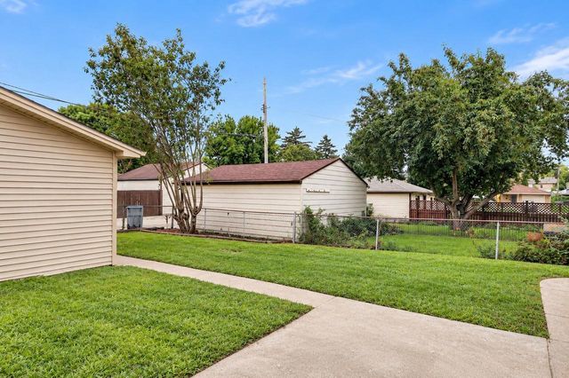 6114 W Leon TERRACE, Milwaukee, WI 53218