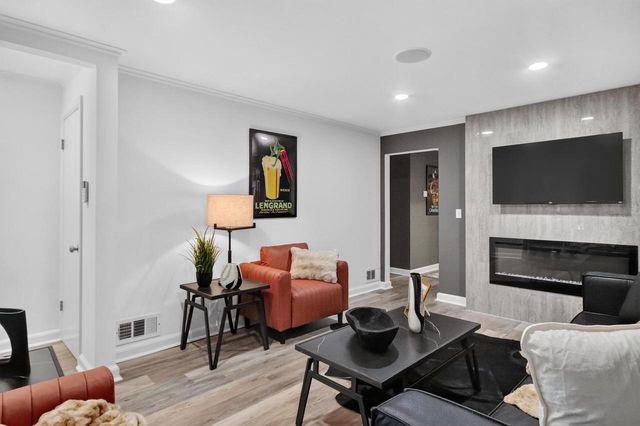 6114 W Leon TERRACE, Milwaukee, WI 53218