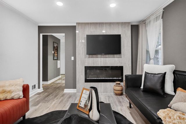 6114 W Leon TERRACE, Milwaukee, WI 53218
