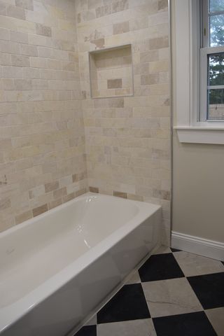 65 Thomas Rd, Weymouth, MA 02190