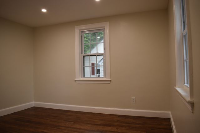 65 Thomas Rd, Weymouth, MA 02190