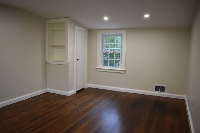 65 Thomas Rd, Weymouth, MA 02190