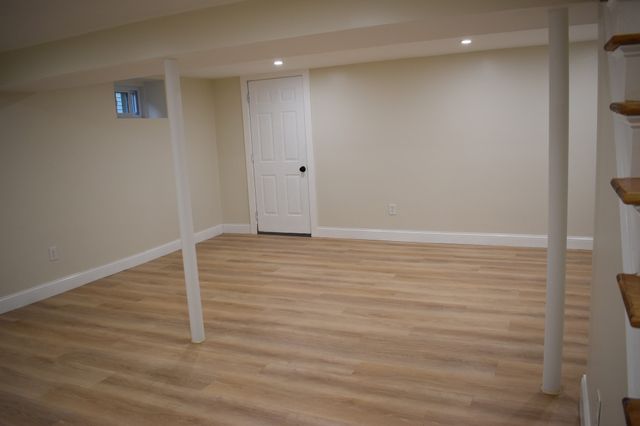 65 Thomas Rd, Weymouth, MA 02190