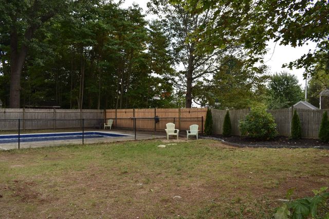 65 Thomas Rd, Weymouth, MA 02190