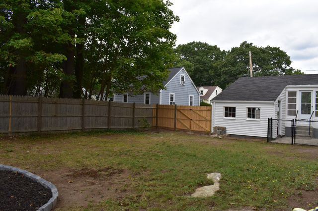 65 Thomas Rd, Weymouth, MA 02190