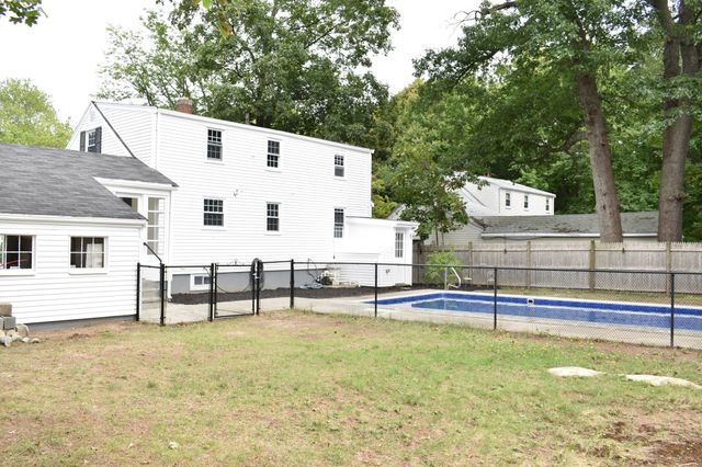 65 Thomas Rd, Weymouth, MA 02190