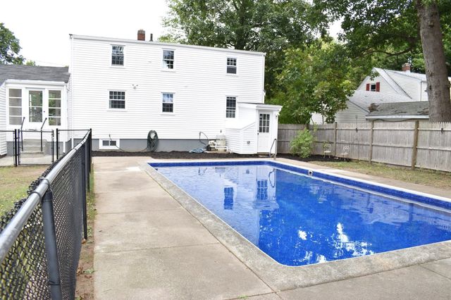 65 Thomas Rd, Weymouth, MA 02190
