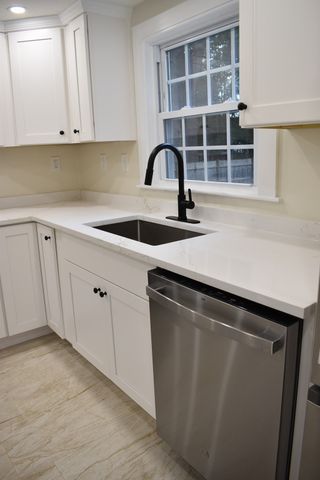 65 Thomas Rd, Weymouth, MA 02190