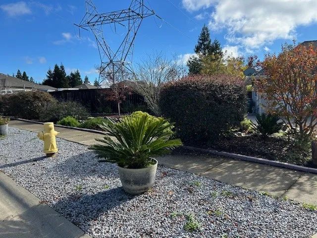 14 Sparrow Hawk, Chico, CA 95928