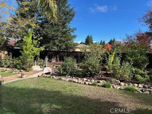 14 Sparrow Hawk, Chico, CA 95928
