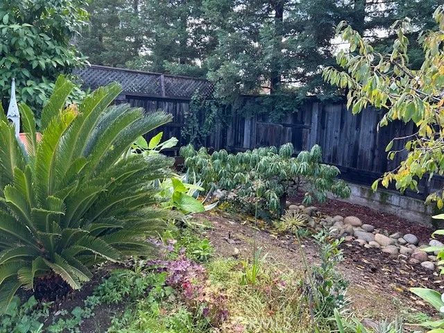 14 Sparrow Hawk, Chico, CA 95928