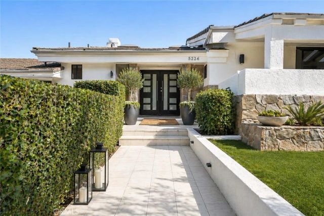 5226 Medina Road, Woodland Hills, CA 91364