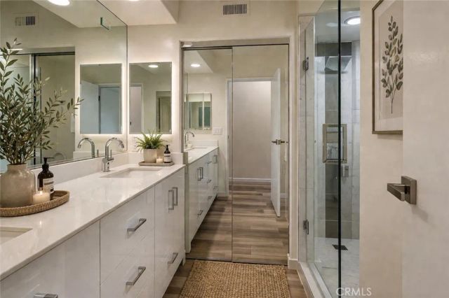 5226 Medina Road, Woodland Hills, CA 91364