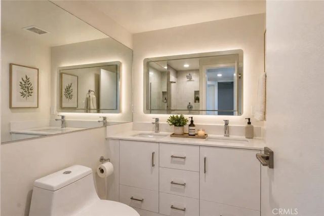 5226 Medina Road, Woodland Hills, CA 91364