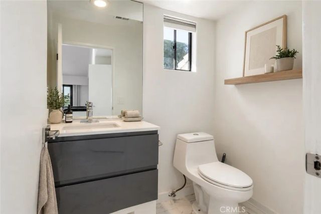 5226 Medina Road, Woodland Hills, CA 91364