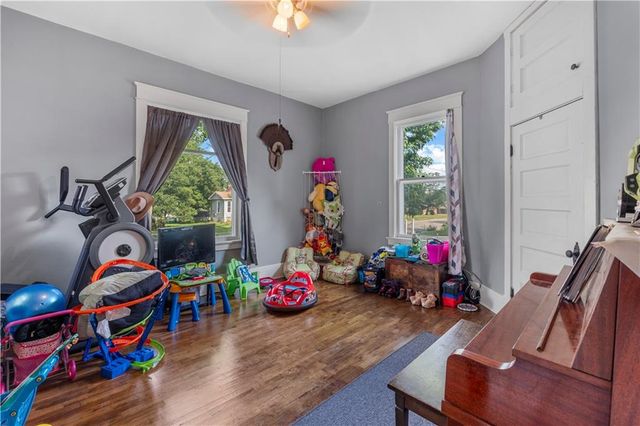 518 S Ash Street, Nevada, MO 64772