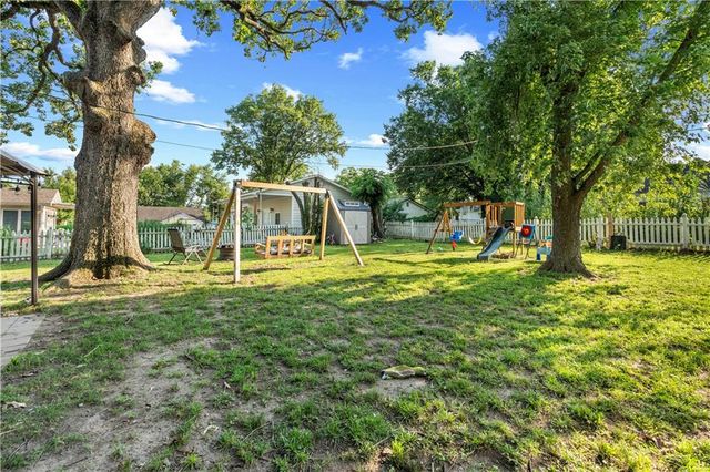 518 S Ash Street, Nevada, MO 64772