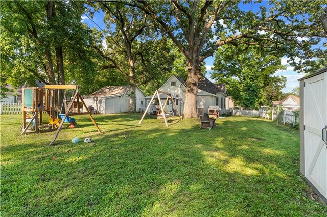 518 S Ash Street, Nevada, MO 64772