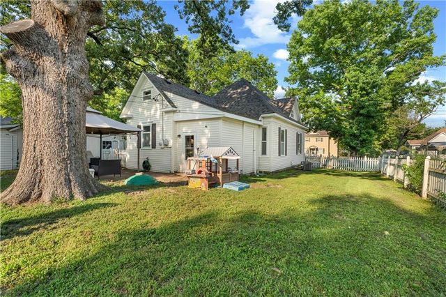 518 S Ash Street, Nevada, MO 64772