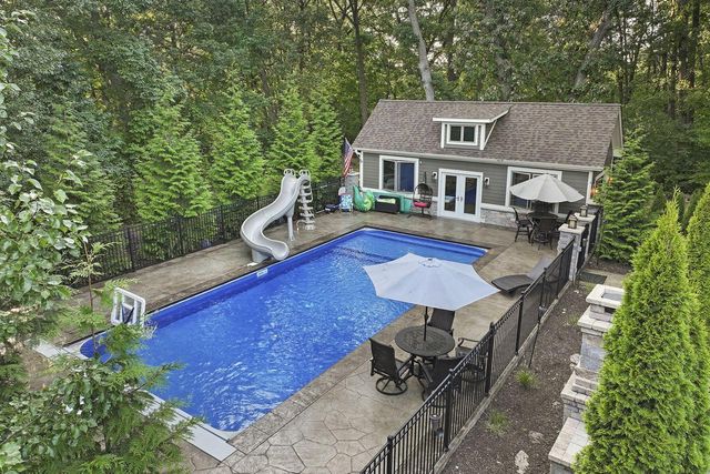 11810 25th COURT, Pleasant Prairie, WI 53158