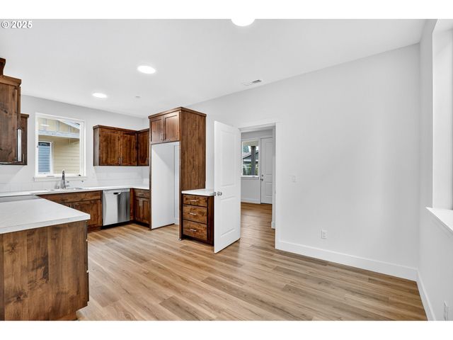 6236 Ne 43RD St, Vancouver, WA 98660