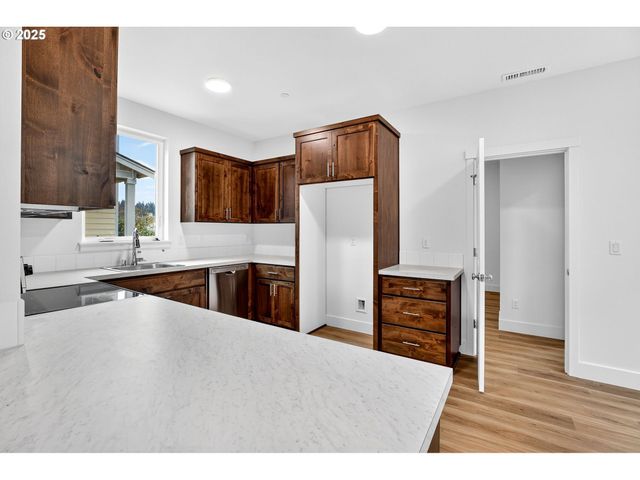 6236 Ne 43RD St, Vancouver, WA 98660