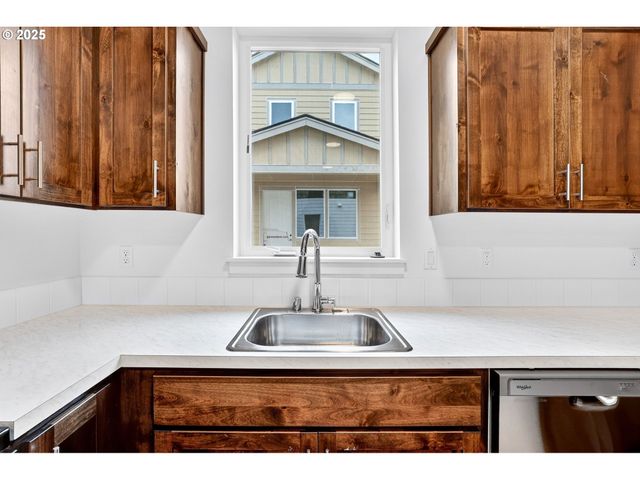 6236 Ne 43RD St, Vancouver, WA 98660