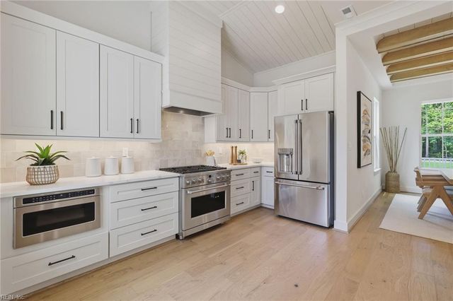 109 Ballahack RD, Chesapeake, VA 23322