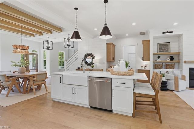 109 Ballahack RD, Chesapeake, VA 23322