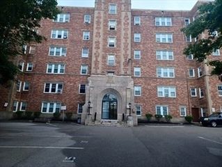 195 Thomas Burgin Pkwy 511, Quincy, MA 02169