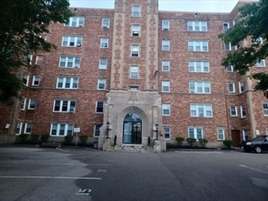 195 Thomas Burgin Pkwy 511, Quincy, MA 02169
