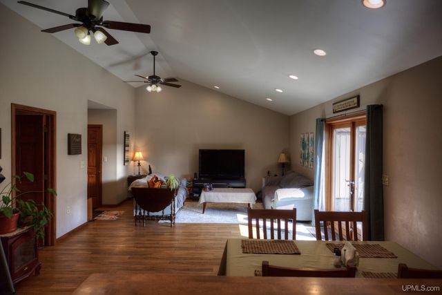 6622W Us 2 Highway, Hurley, WI 54534