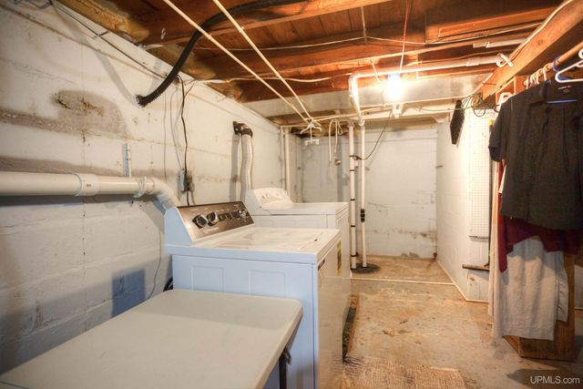 6622W Us 2 Highway, Hurley, WI 54534