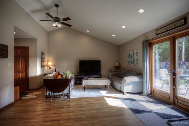 6622W Us 2 Highway, Hurley, WI 54534