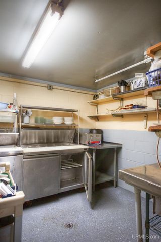 6622W Us 2 Highway, Hurley, WI 54534