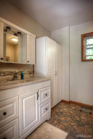 6622W Us 2 Highway, Hurley, WI 54534