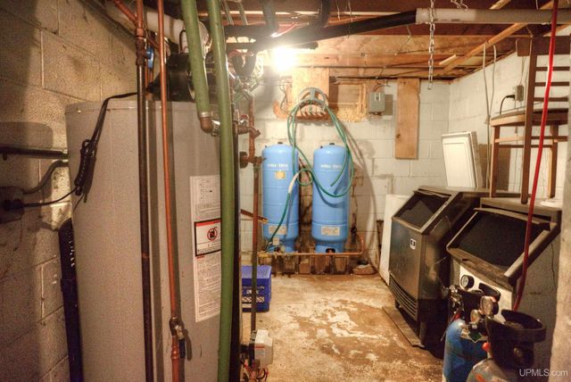 6622W Us 2 Highway, Hurley, WI 54534