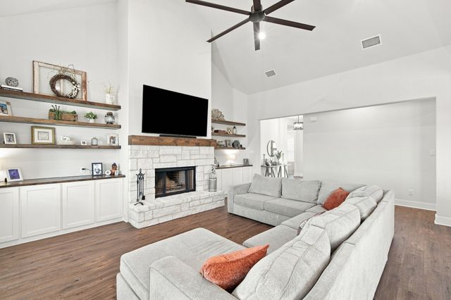 280 Maci Drive, Waxahachie, TX 75167