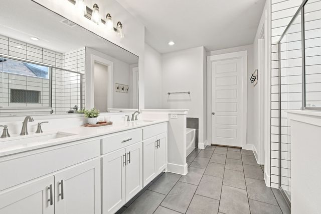 280 Maci Drive, Waxahachie, TX 75167